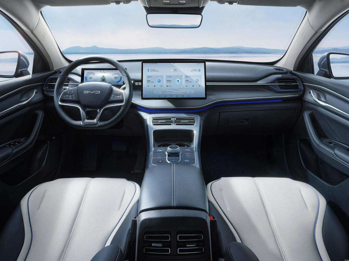 بي واي دي ديستروير 05  2025 من الداخل